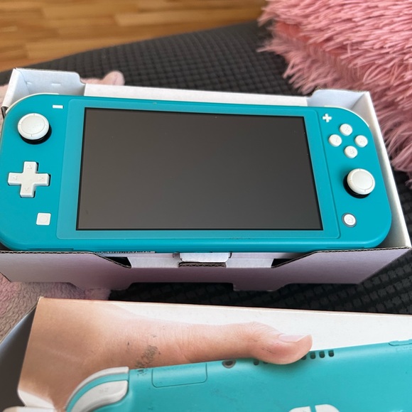 Nintendo switch with Mario maker 2 game - Picture 1 of 2